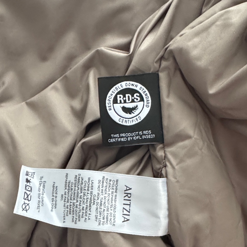 Aritzia Chelsea Taupe Jacket puffer - Picture 7 of 8